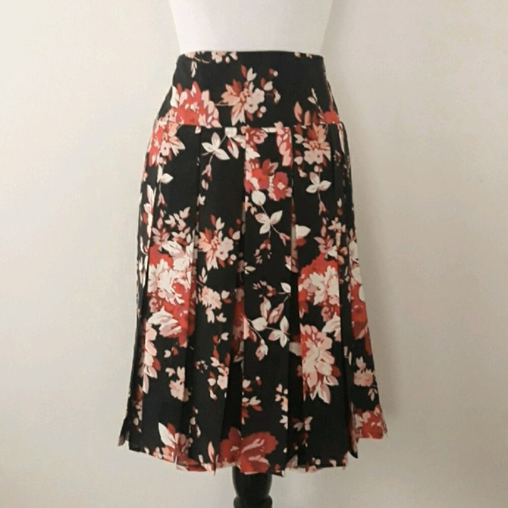 Roz & Ali pleated floral midi skirt
